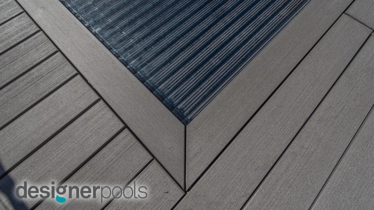 Flachskimmerpool mit Rollladenabdeckung - designerpools