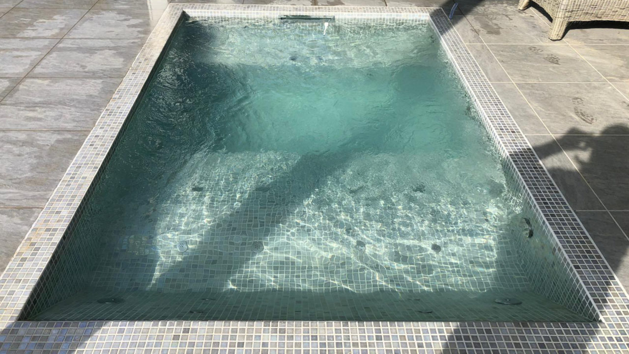 Piastrella-Citypool-Skimmer - designerpools