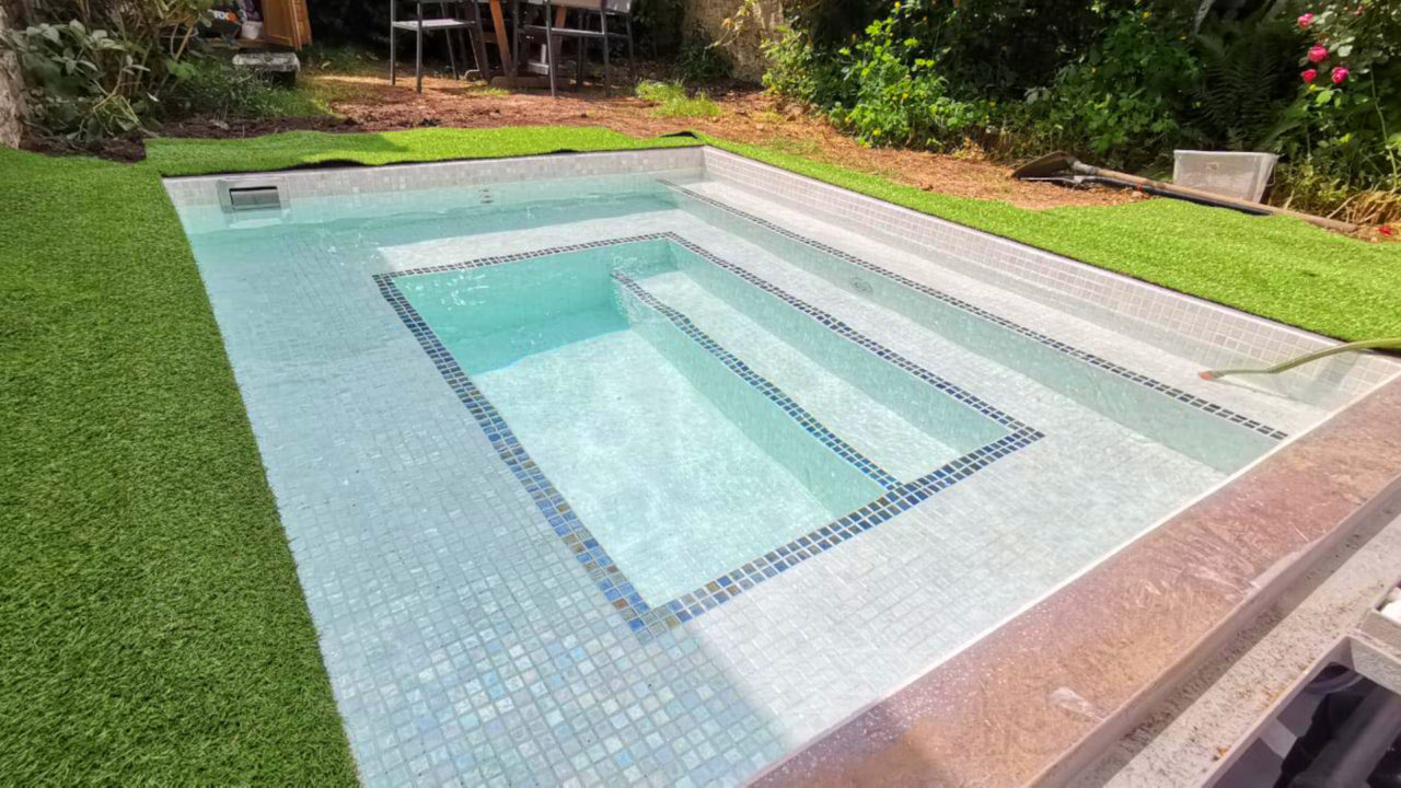 Piastrella-Citypool-Skimmer - designerpools
